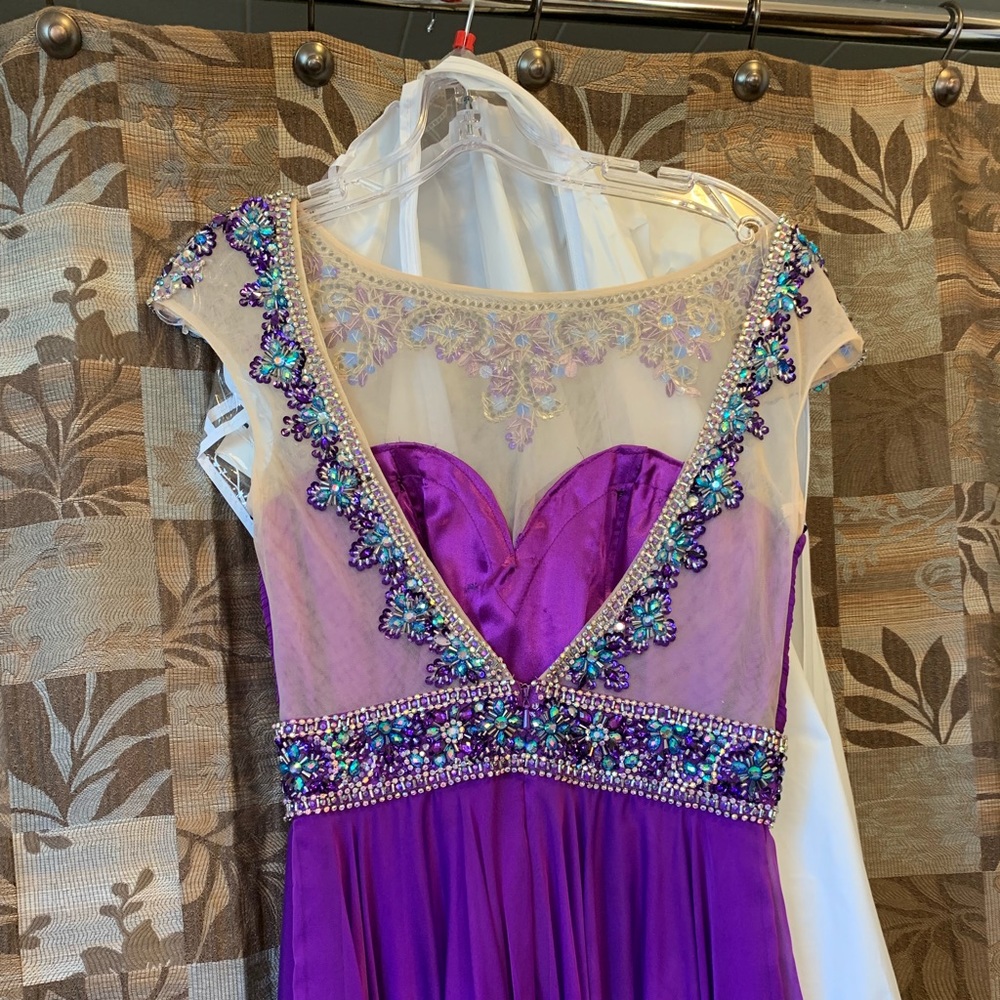 Prom Dress - Picture 2 of 3